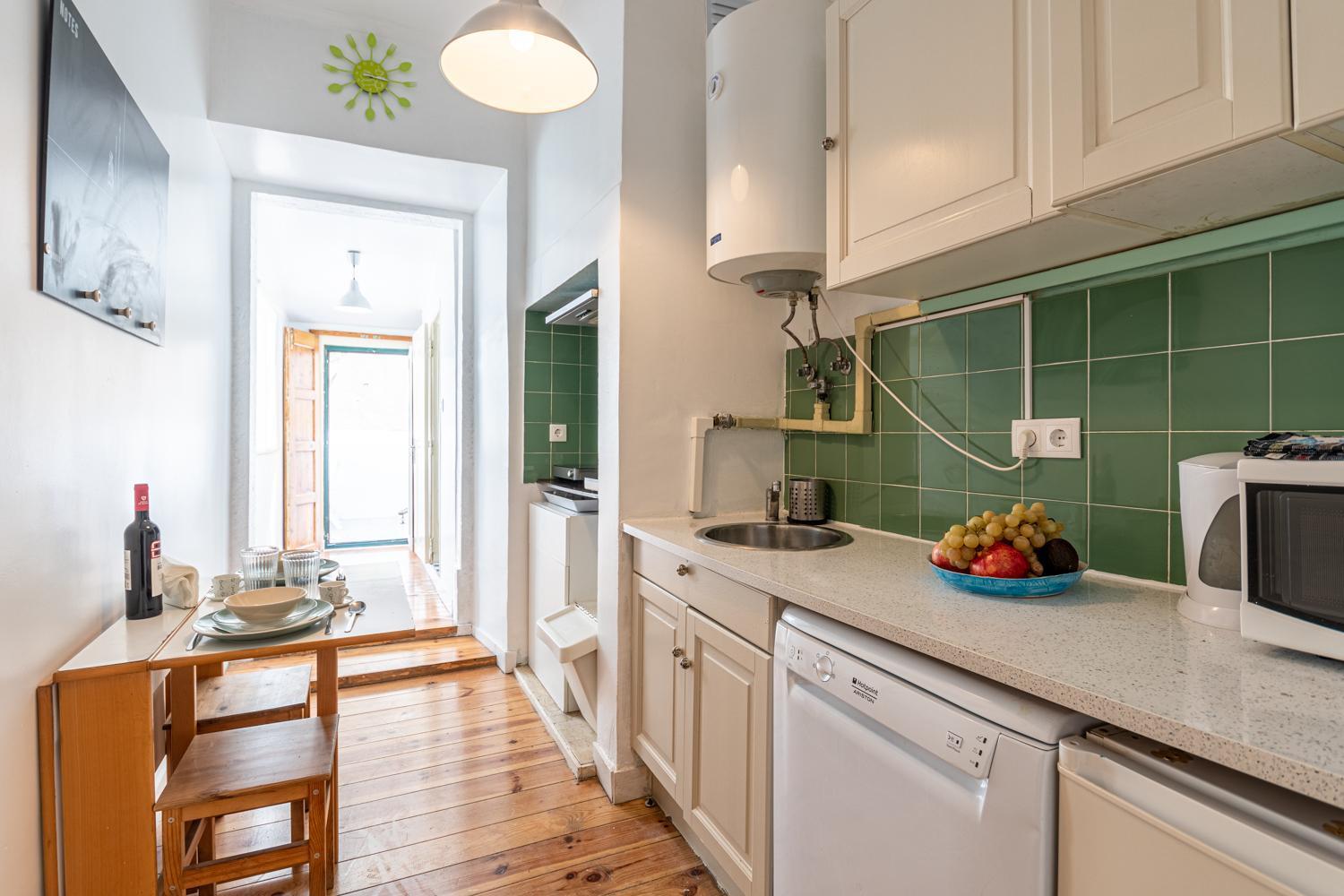 Spacious Apartment With Terrace At Graca Lisboa Exteriör bild